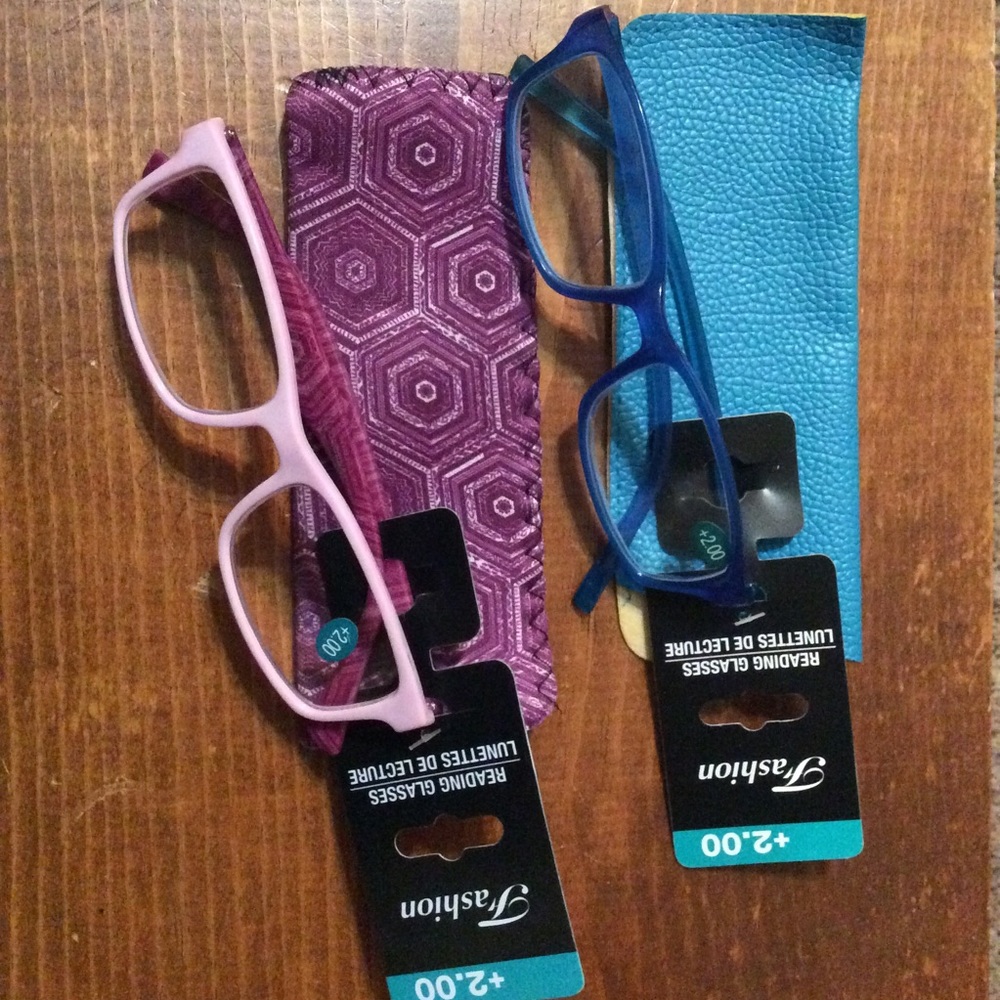 New set 2 Fashion 2.00 reading glasses with cases